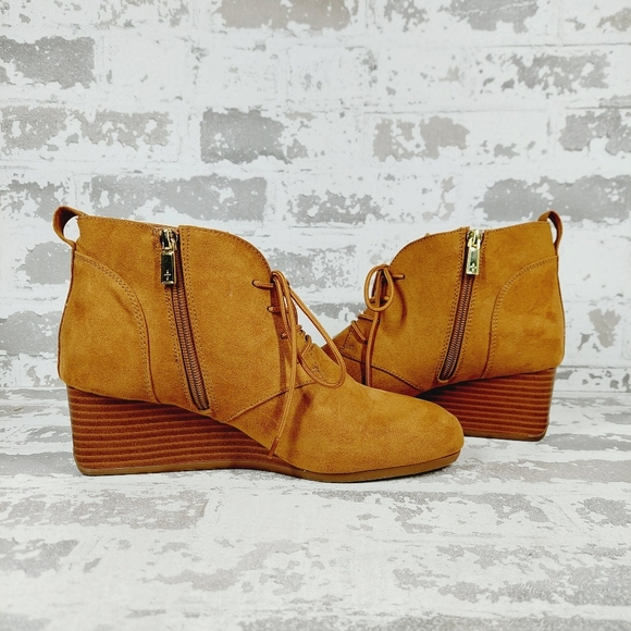 New Kenneth Cole REACTION Deka Tan Suede Lace Up Wedge Bootie C235 - Picture 3 of 11